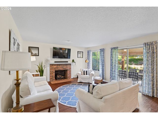 445 Sw 167TH Ave, Beaverton, OR 97006