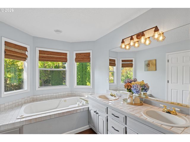 445 Sw 167TH Ave, Beaverton, OR 97006