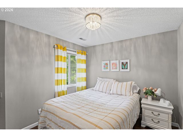 445 Sw 167TH Ave, Beaverton, OR 97006