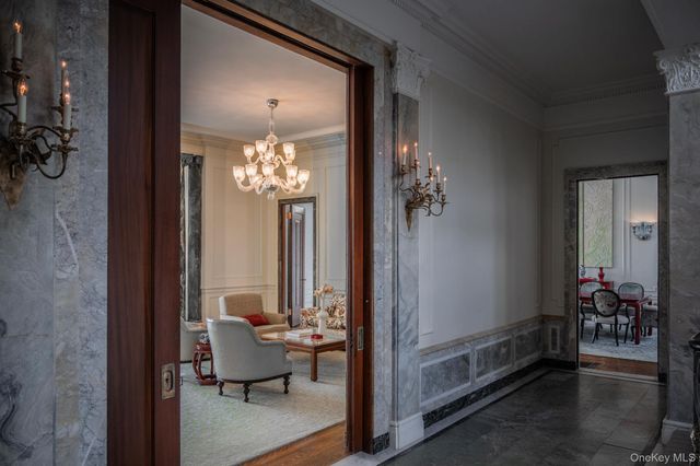 43 Ontio Road, Tuxedo Park, NY 10987