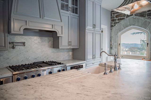 43 Ontio Road, Tuxedo Park, NY 10987