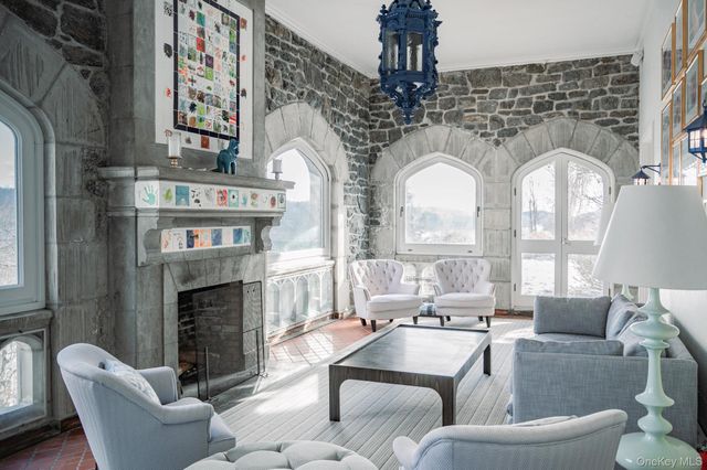 43 Ontio Road, Tuxedo Park, NY 10987