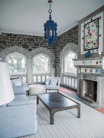 43 Ontio Road, Tuxedo Park, NY 10987