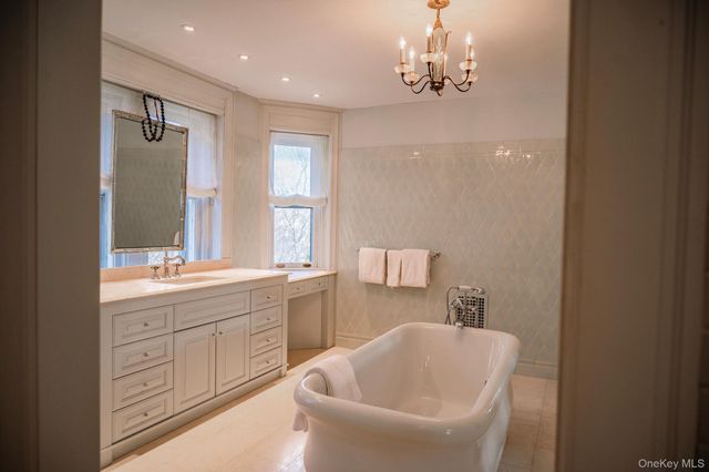 43 Ontio Road, Tuxedo Park, NY 10987