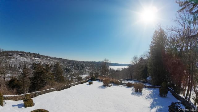 43 Ontio Road, Tuxedo Park, NY 10987