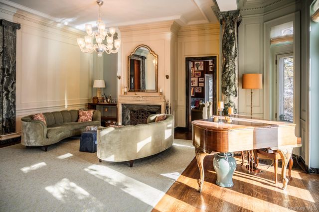 43 Ontio Road, Tuxedo Park, NY 10987