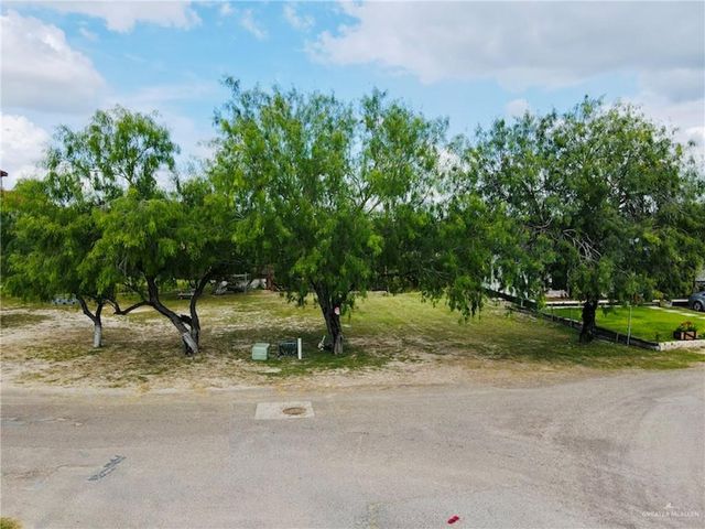 501 N Kika De La Garza Boulevard, La Joya, TX 78560