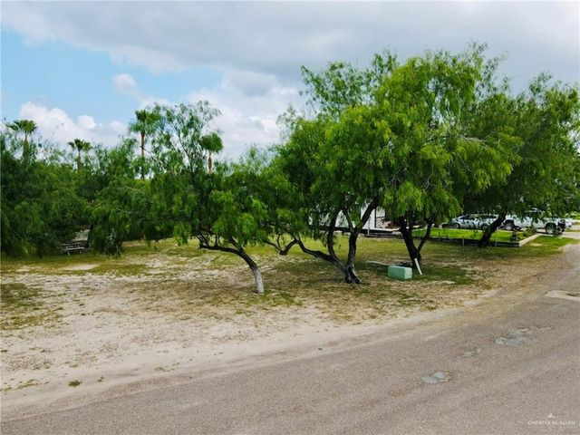 501 N Kika De La Garza Boulevard, La Joya, TX 78560