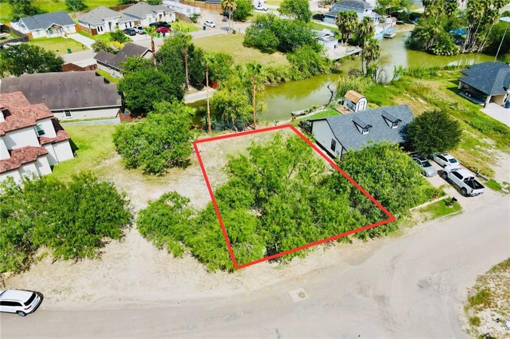 501 N Kika De La Garza Boulevard, La Joya, TX 78560