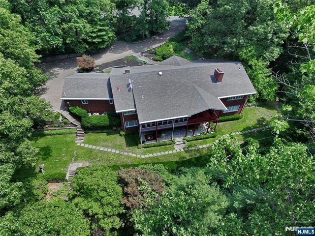 3 Highwood Place, Alpine, NJ 07620