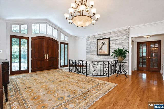 3 Highwood Place, Alpine, NJ 07620