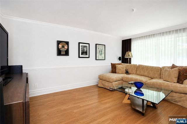 3 Highwood Place, Alpine, NJ 07620