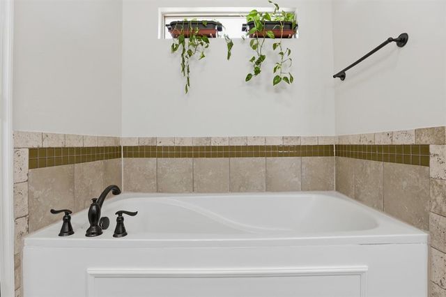 7112 Ridge Manor Lane, Oklahoma City, OK 73150