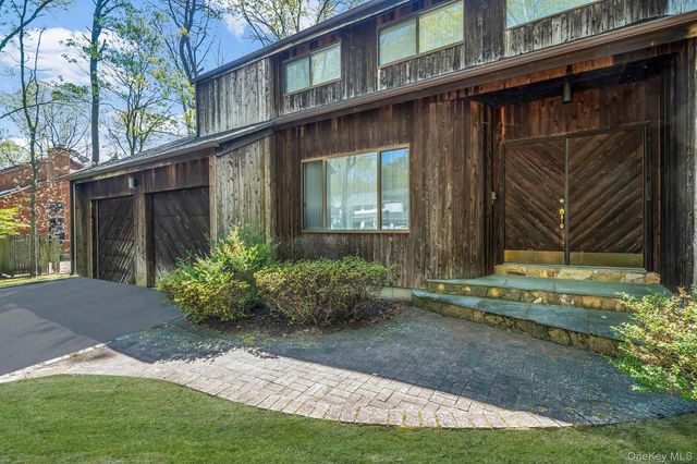 10 Lily Drive, South Setauket, NY 11720