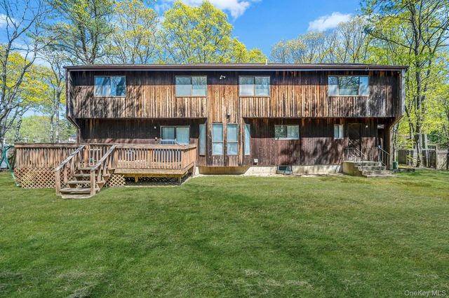 10 Lily Drive, South Setauket, NY 11720