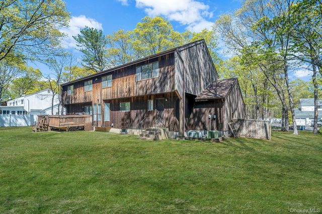 10 Lily Drive, South Setauket, NY 11720