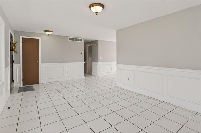 9 Cold Spring Circle, Gates, NY 14624