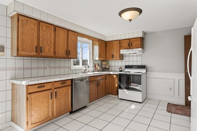 9 Cold Spring Circle, Gates, NY 14624