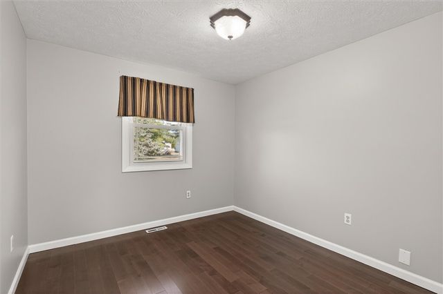 9 Cold Spring Circle, Gates, NY 14624