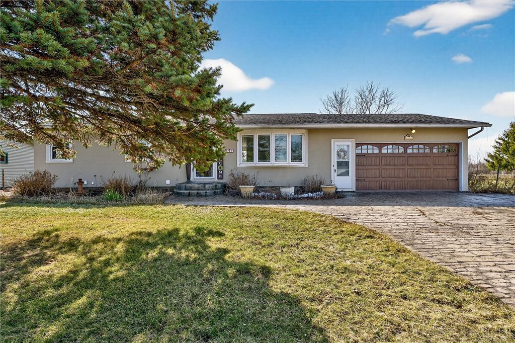 9 Cold Spring Circle, Gates, NY 14624