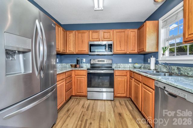 58 S Sunberry Trail, Fletcher, NC 28732