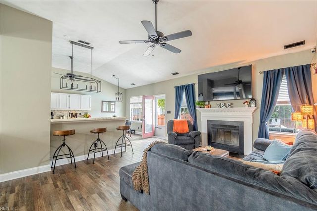 6201 Pelican View CT, Suffolk, VA 23435
