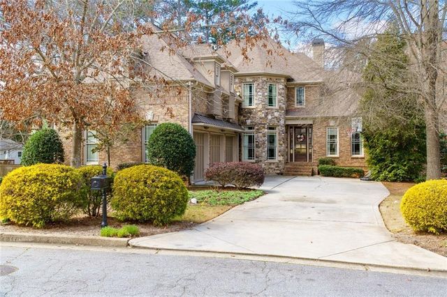 2709 Rustling Pines NE Court, Marietta, GA 30062