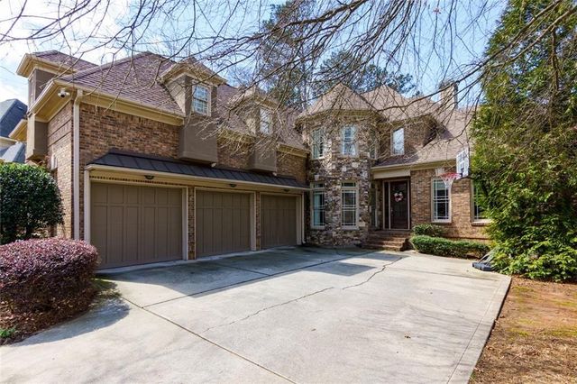 2709 Rustling Pines NE Court, Marietta, GA 30062