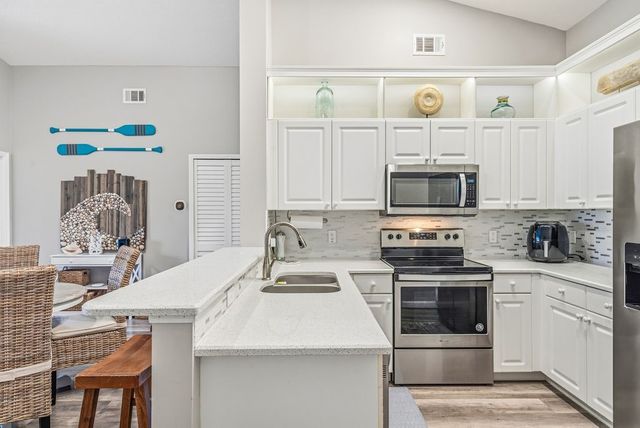 255 Grand Royale Circle 206, Vero Beach, FL 32962