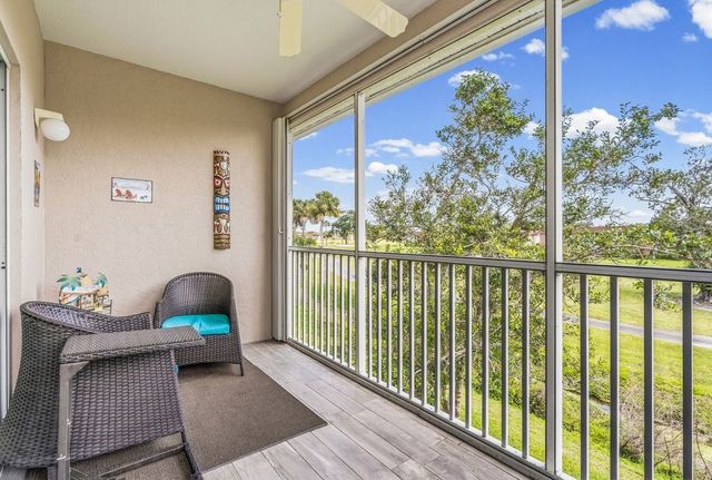 255 Grand Royale Circle 206, Vero Beach, FL 32962