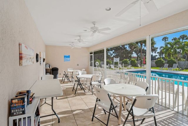 255 Grand Royale Circle 206, Vero Beach, FL 32962
