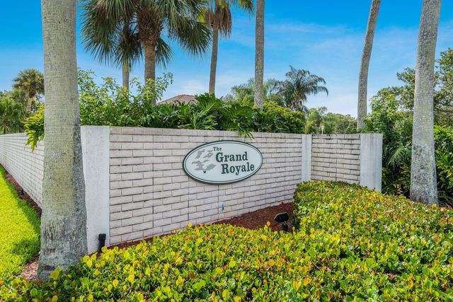 255 Grand Royale Circle 206, Vero Beach, FL 32962