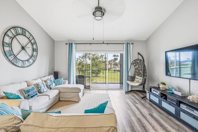 255 Grand Royale Circle 206, Vero Beach, FL 32962