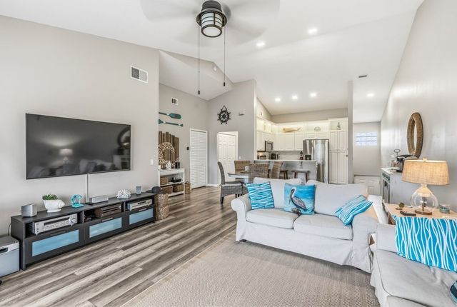 255 Grand Royale Circle 206, Vero Beach, FL 32962