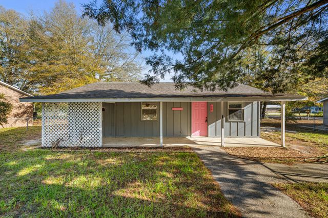 39 Will Kelly Avenue, Defuniak Springs, FL 32433