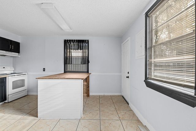 39 Will Kelly Avenue, Defuniak Springs, FL 32433