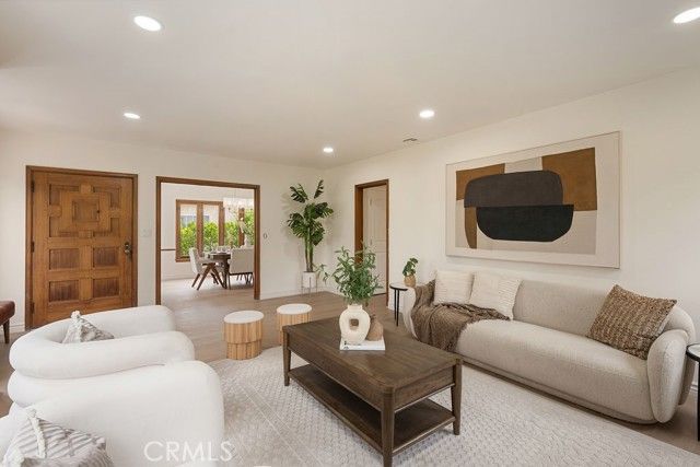 2070 El Sereno, Pasadena, CA 91103