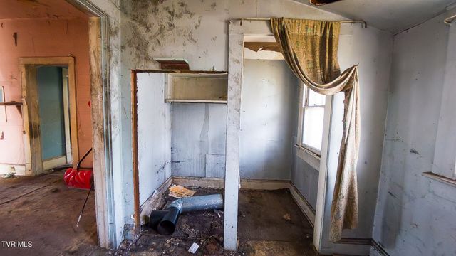 104 Lakeview Street, Bristol, TN 37620