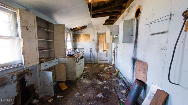 104 Lakeview Street, Bristol, TN 37620