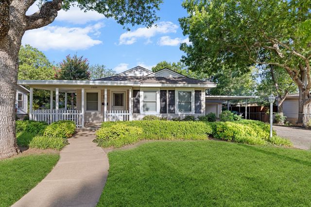 2200 Grandview Drive, Fort Worth, TX 76112
