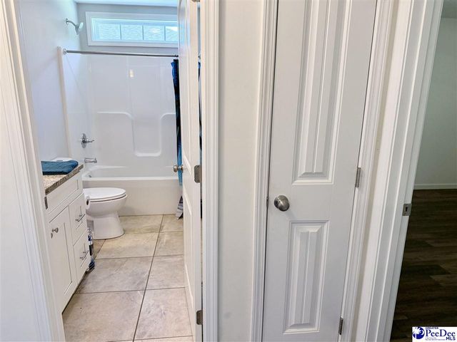 4052 Milan Rd, Florence, SC 29506