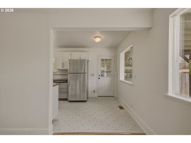 1572 MCKINLEY Ct, Eugene, OR 97402