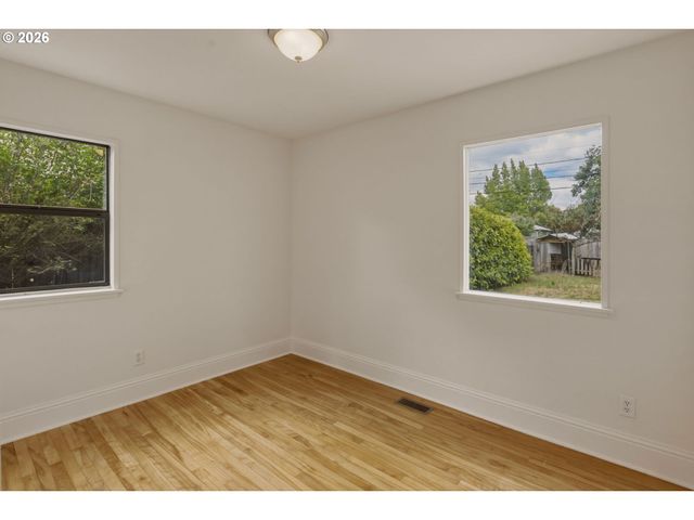 1572 MCKINLEY Ct, Eugene, OR 97402
