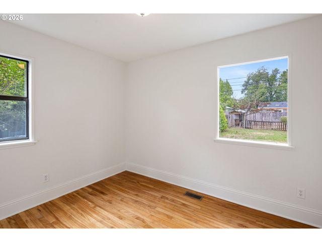 1572 MCKINLEY Ct, Eugene, OR 97402