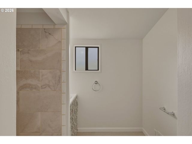 1572 MCKINLEY Ct, Eugene, OR 97402
