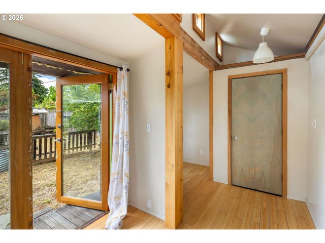 1572 MCKINLEY Ct, Eugene, OR 97402