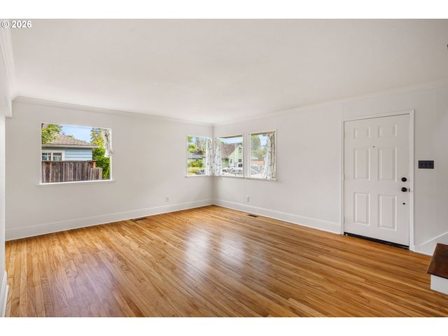 1572 MCKINLEY Ct, Eugene, OR 97402