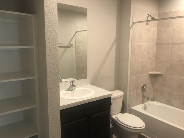 16817 Lonely Pines, Conroe, TX 77302