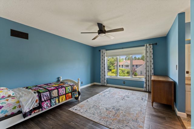 51469 Autumn Ridge Drive, Granger, IN 46530