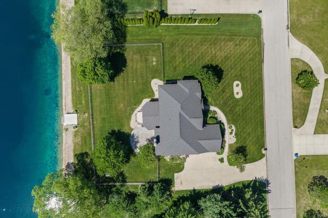 51469 Autumn Ridge Drive, Granger, IN 46530